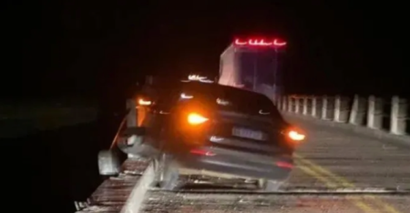 Corrientes: pescaban sobre un puente y fueron atropellados por un auto